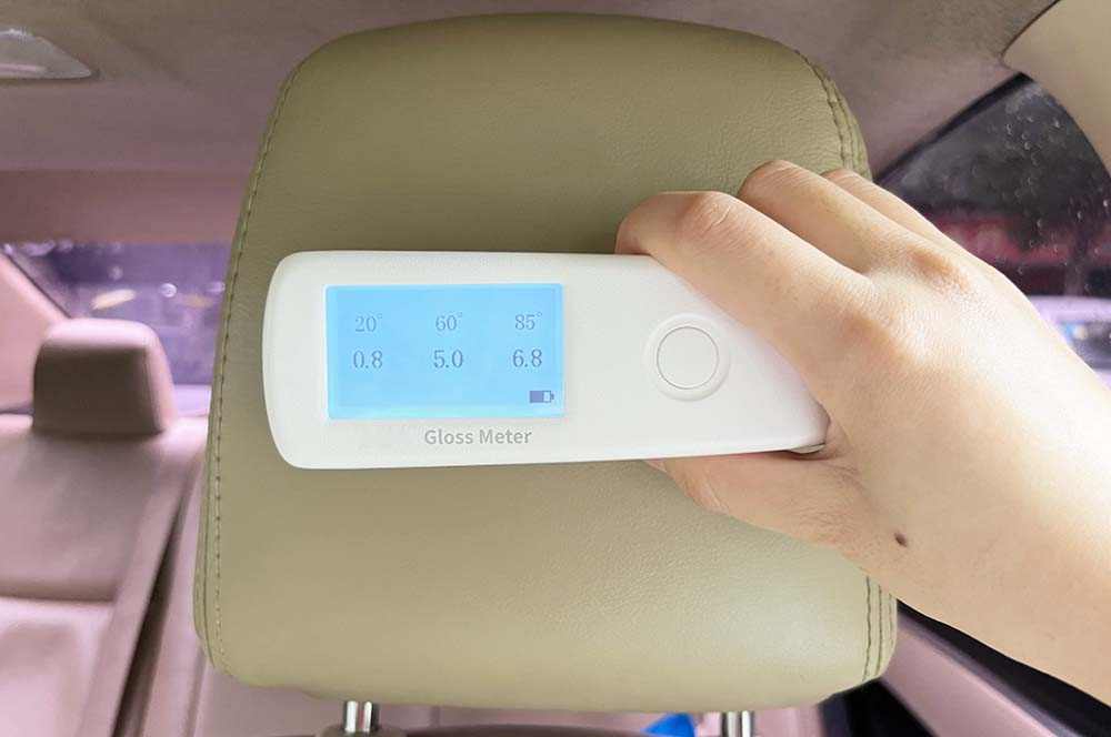 皮紋表面光澤度儀在汽車內(nèi)飾行業(yè)的應用